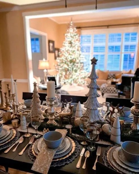 Dark Metallic Tablescape