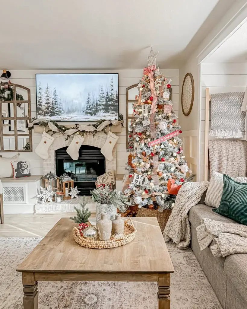 Farmhouse Christmas Decor