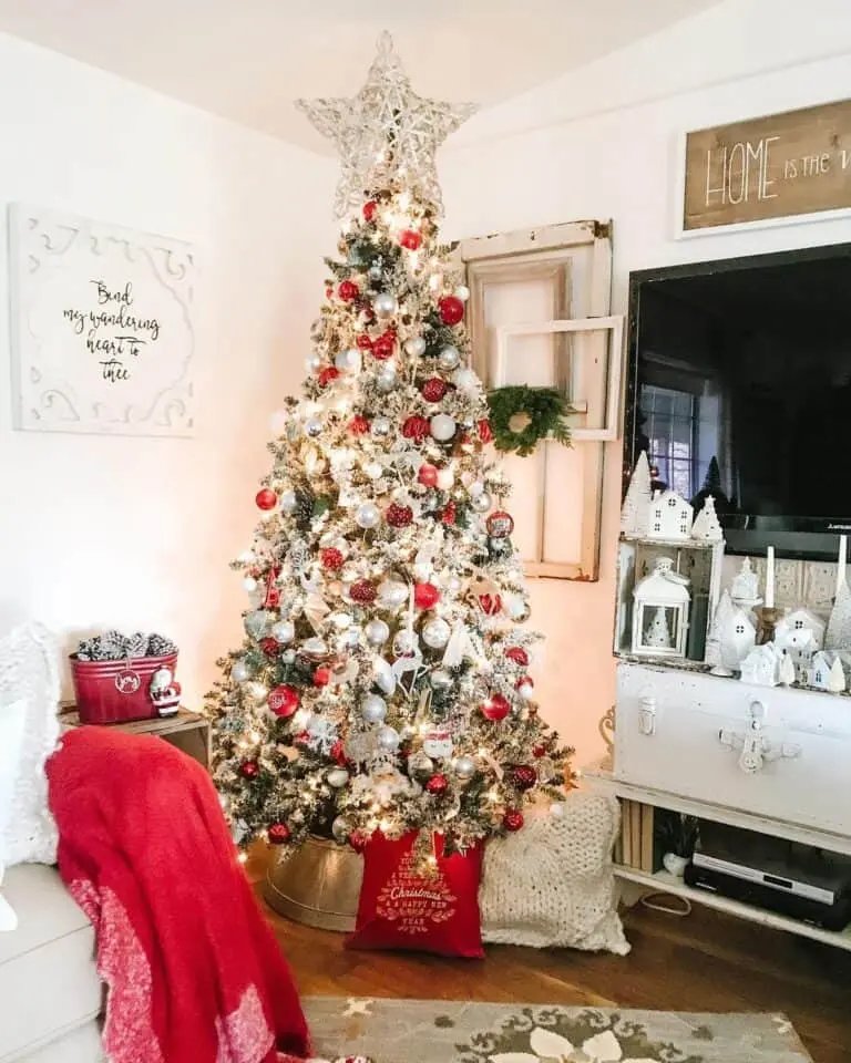 Farmhouse Christmas Tree