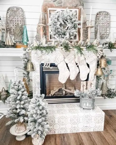 Frosty Mantel Display