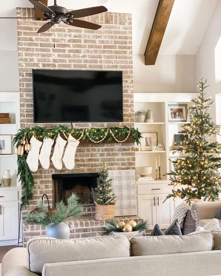 Gold Mantle Stockings