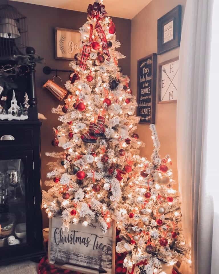 Gray Wall Flocked Tree