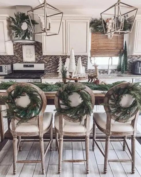 Green Wreath Kitchen