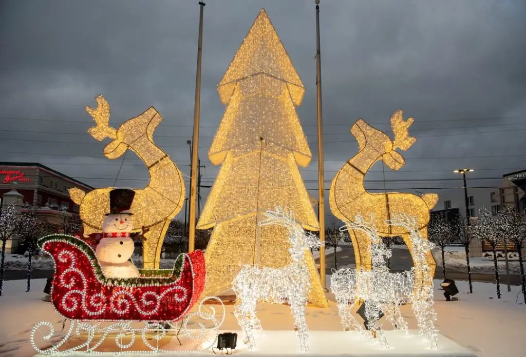 Large-Scale Light Displays
