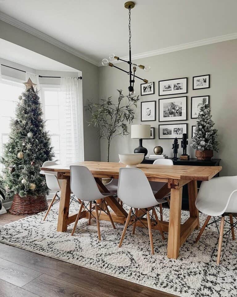Minimalist Nutcracker Dining