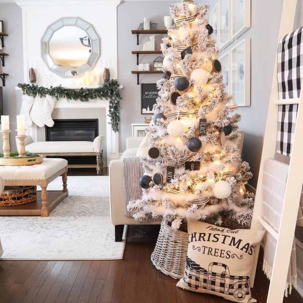 Monochrome Tree Decor