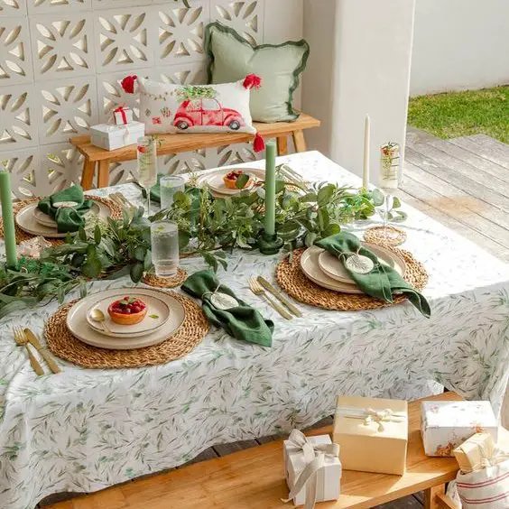 Outdoor Christmas Table