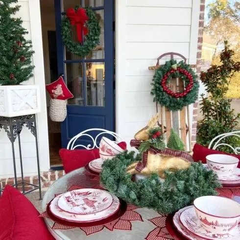 Outdoor Christmas Table