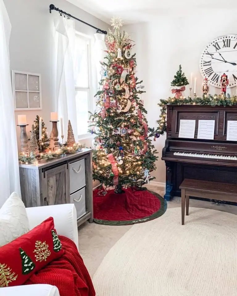Piano Pine Garland