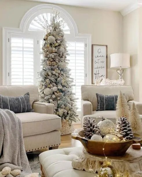 Pine Cone Bowl Centerpiece