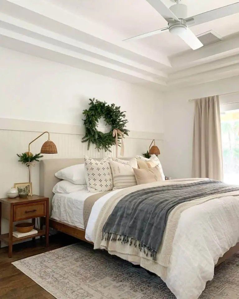 Pine-Trimmed Holiday Blankets