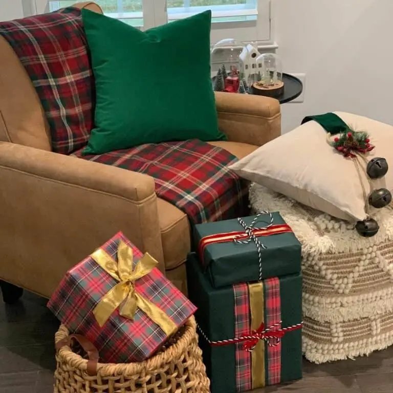Plaid Gift Display