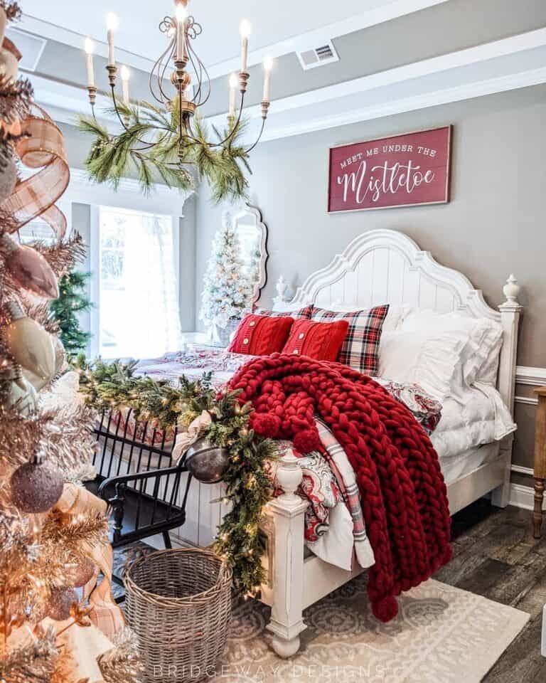 Red Paisley Bedding