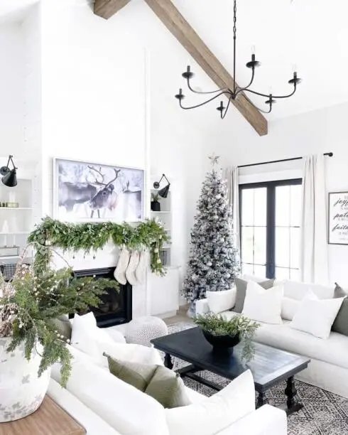 Reindeer Garland Displays