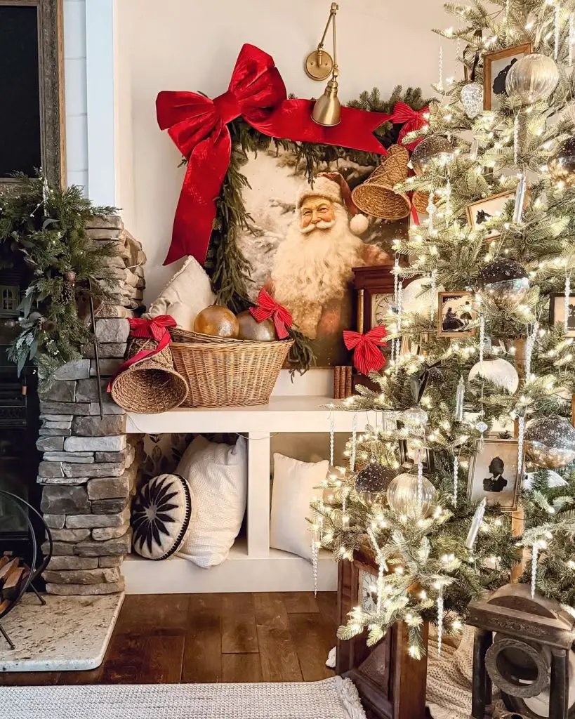 Santa Mantel Display