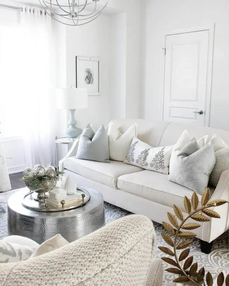 Silver Round Table Decor