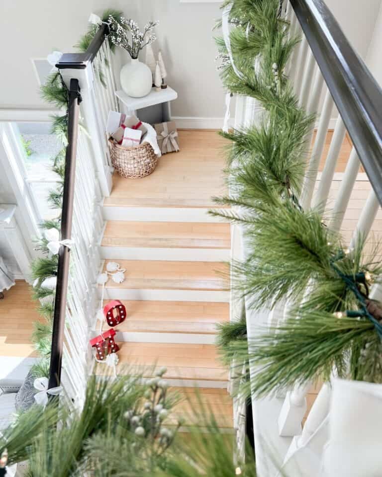 Staircase Landing Garland