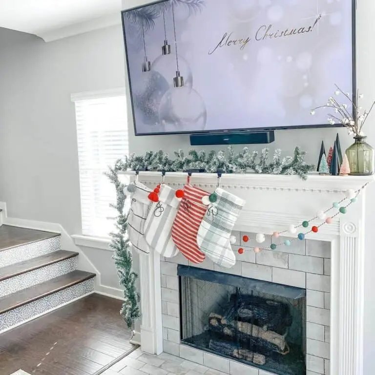 TV Mantel Garland