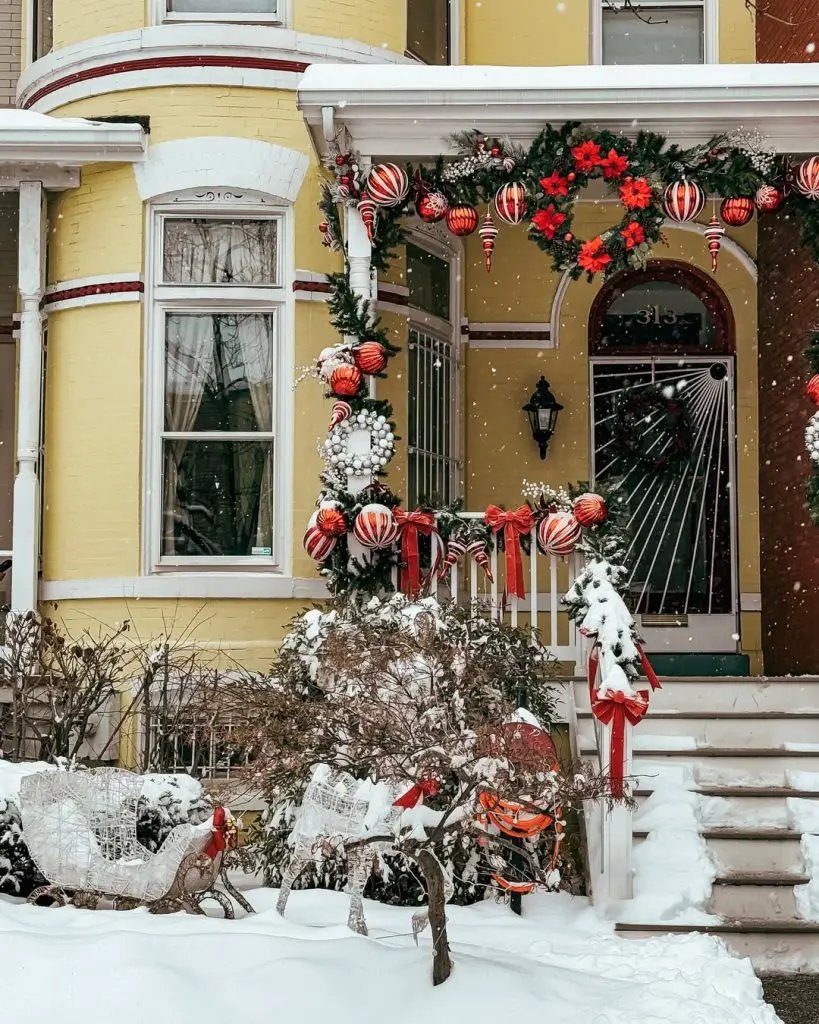 Victorian Porch Garland