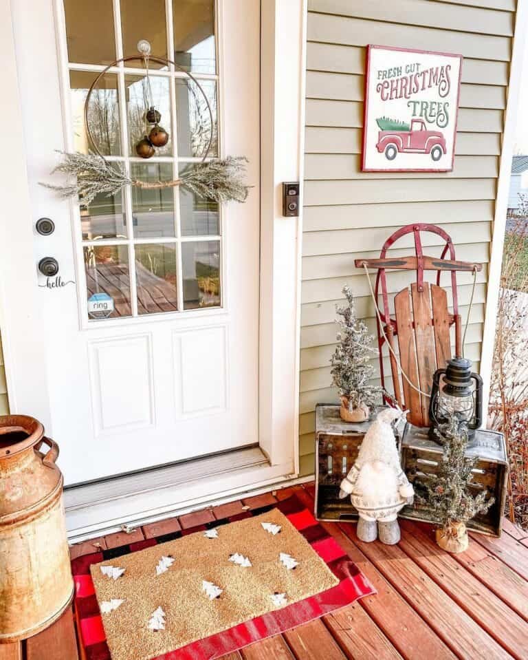 White Gnome Display