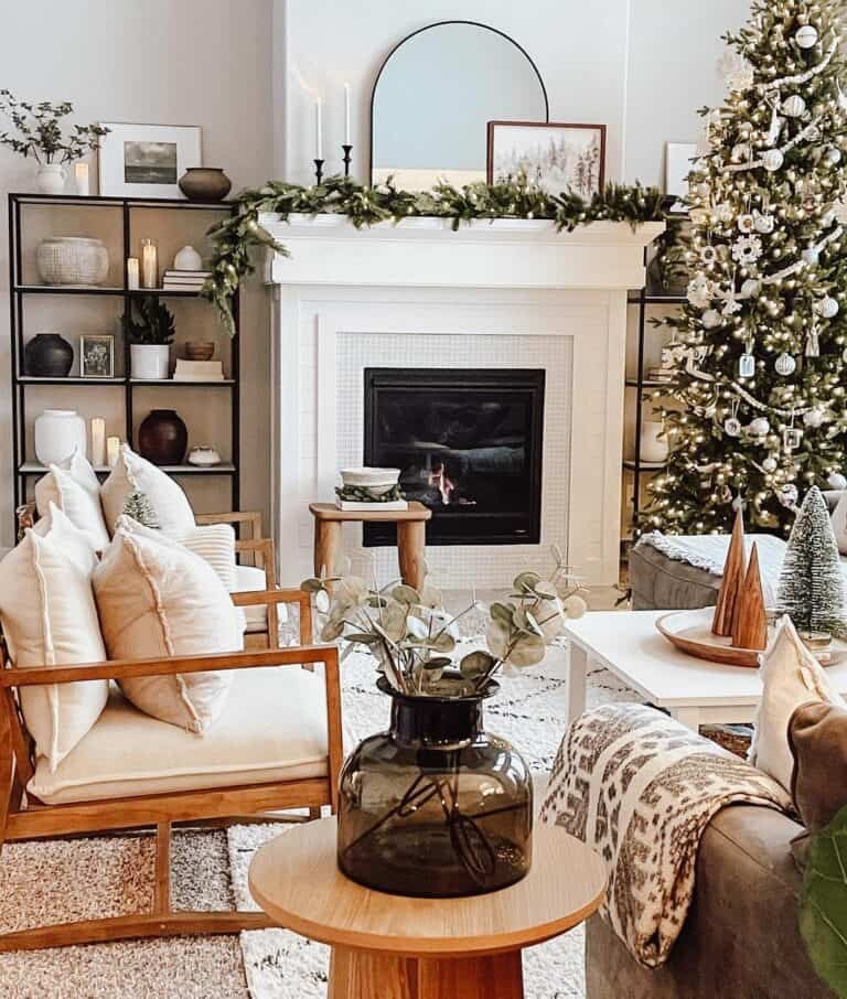 White Mantle Garland
