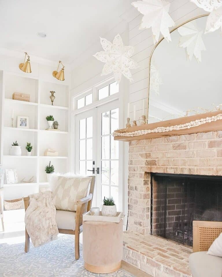 White Snowflake Mantle