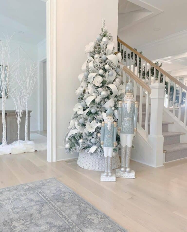 White Tree Collar