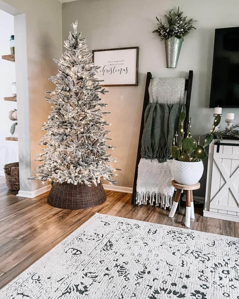 White Tree Dark Collar
