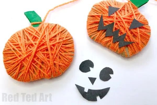Yarn Pumpkin Garland