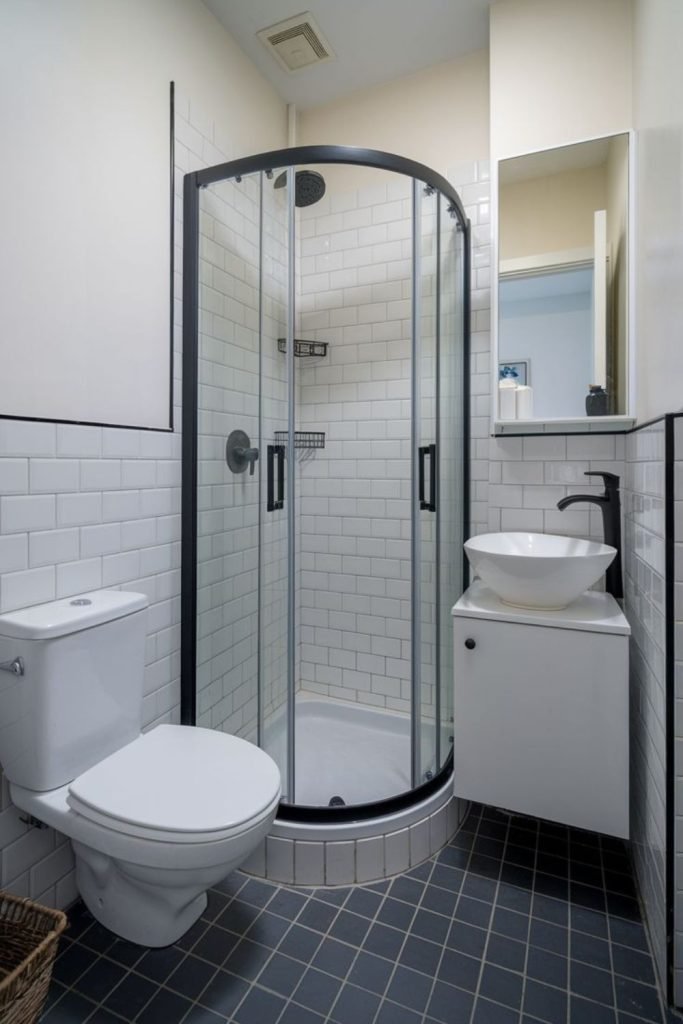 White Black Bathrooms