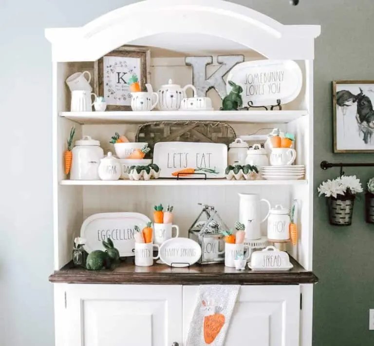White Hutch Display