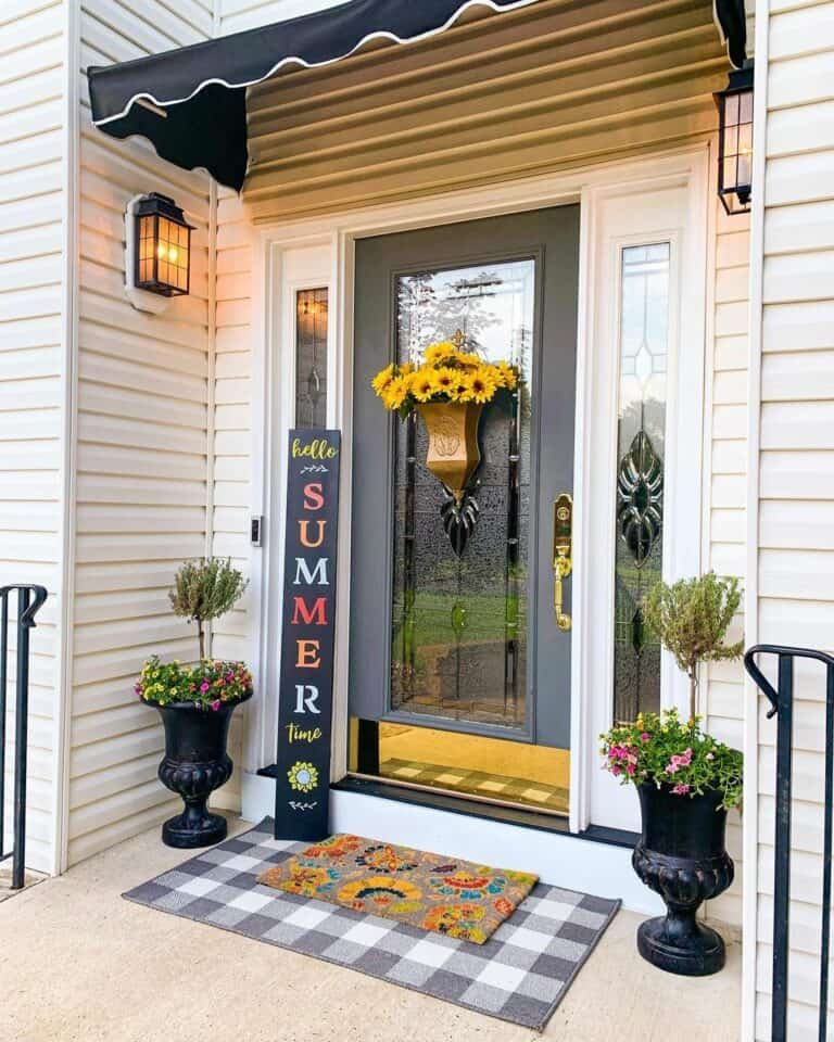 Sunflower Farmhouse Entry