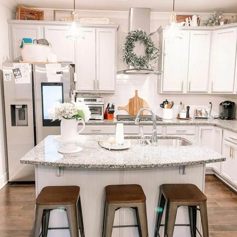 White Wreath Kitchen