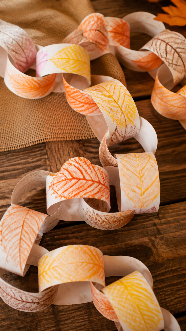 Crayon Leaf Rubbing Chain