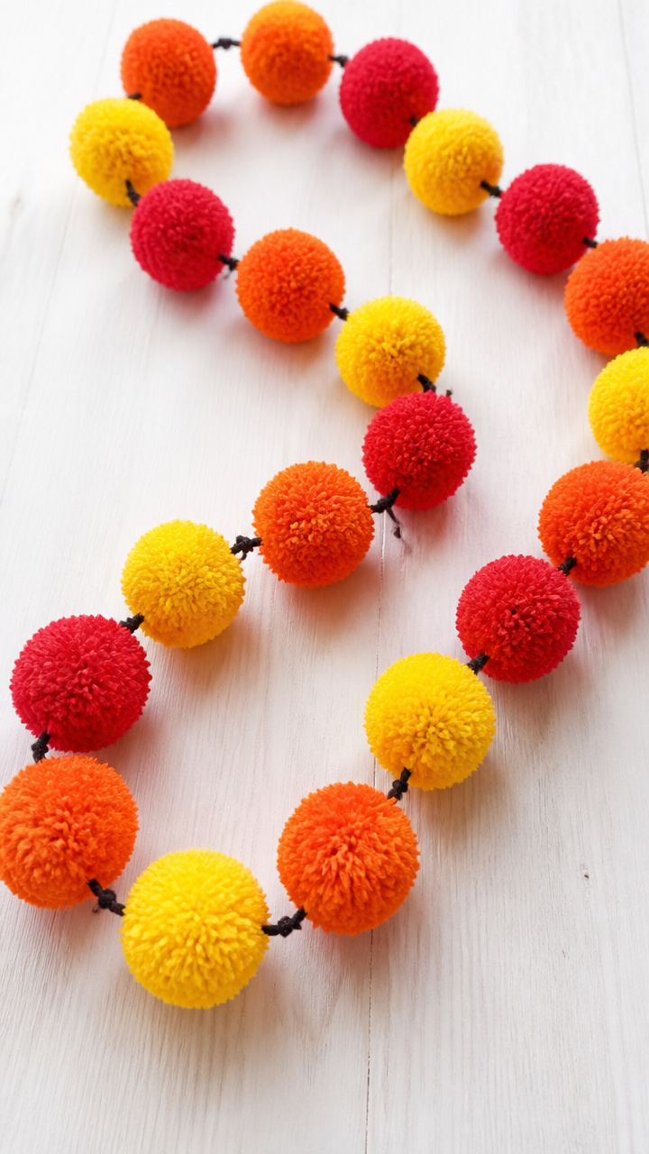 Pom-Pom Clock Garland