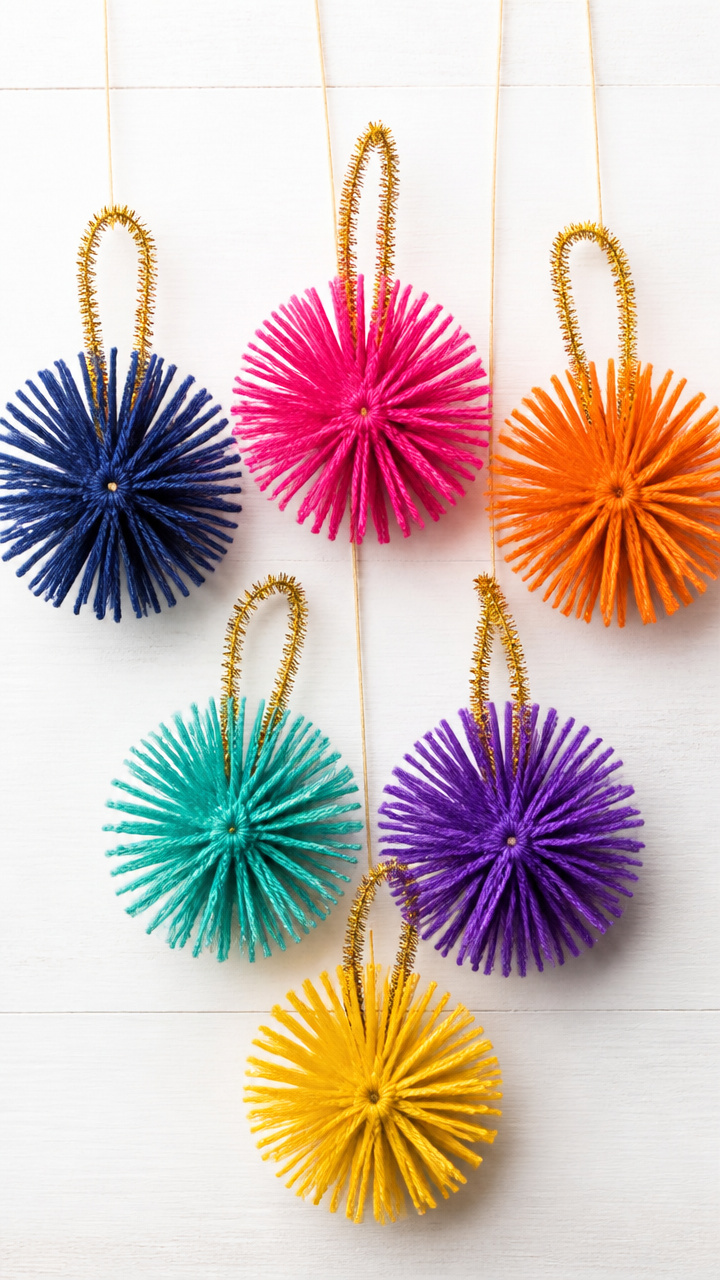 Yarn-Wrapped Firework Ornaments