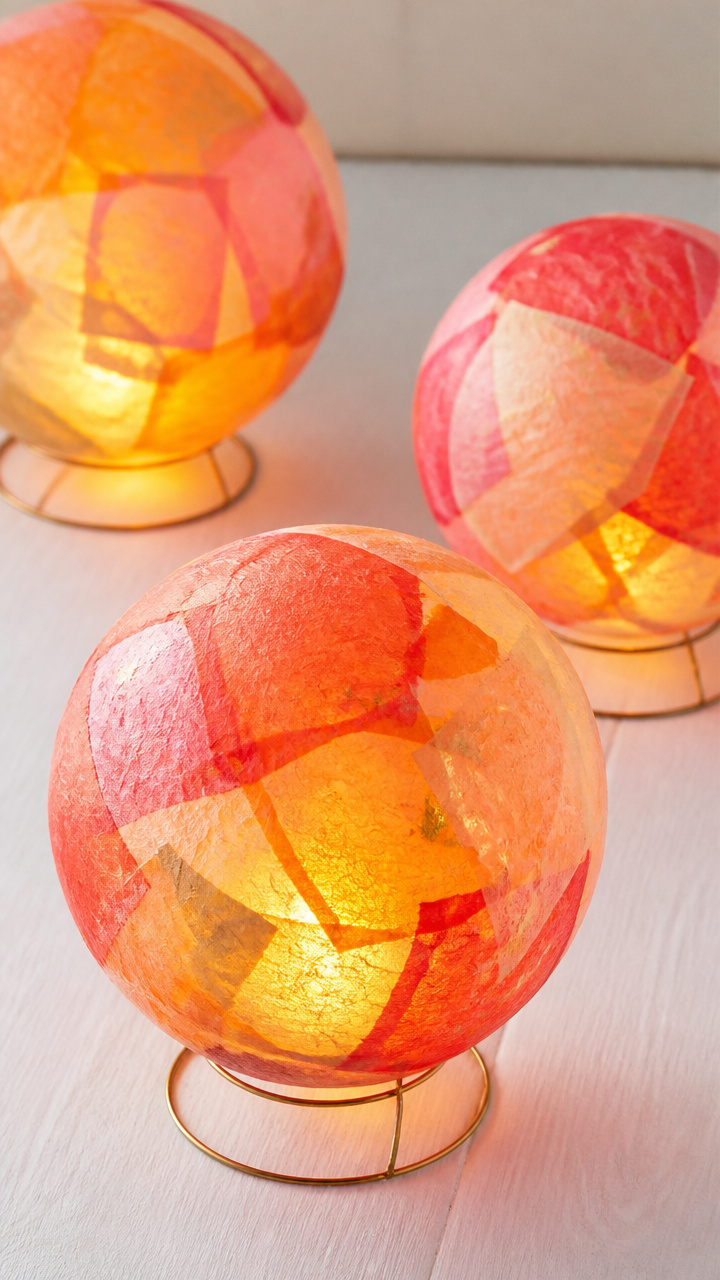 Glowing Lantern Balls