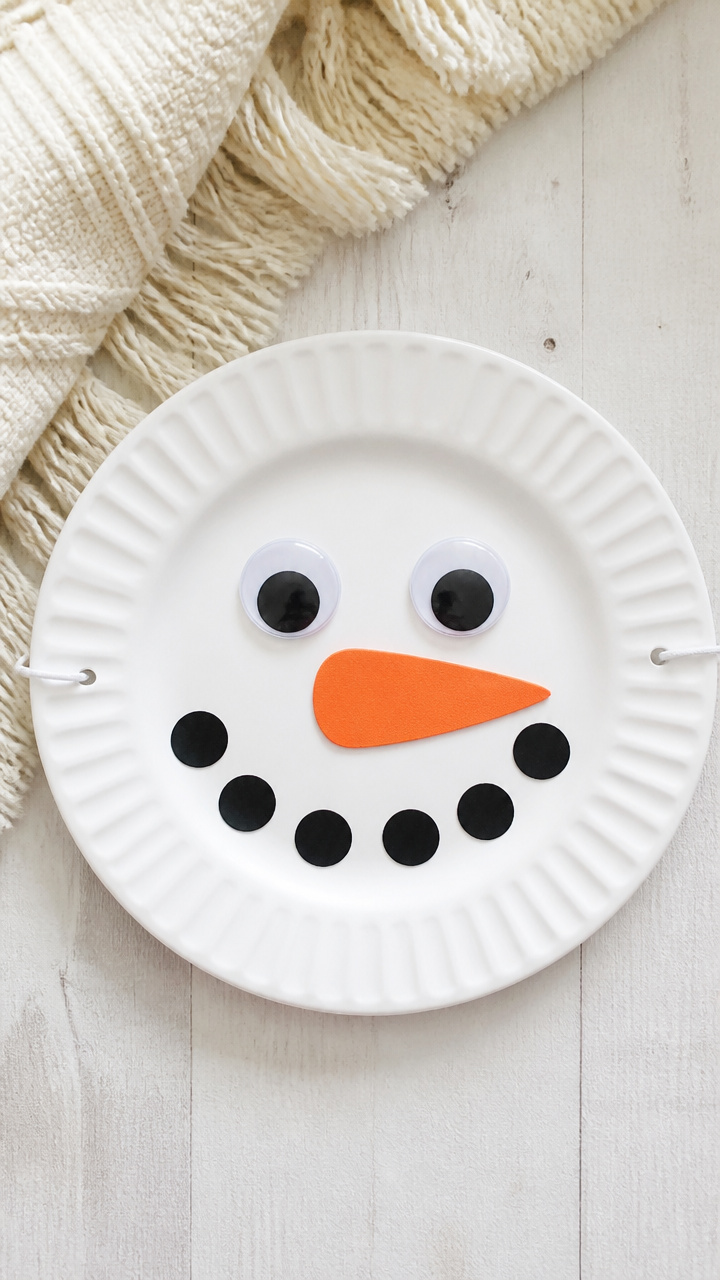 Paper Plate Snowman Mask