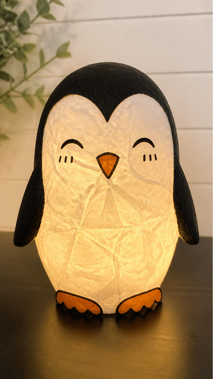 Nocturnal Glow Penguin Lamp