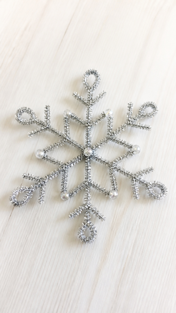 Pipe Cleaner Crystal Snowflakes
