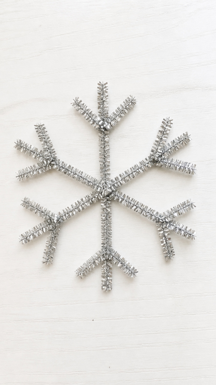 Pipe Cleaner Snowflakes