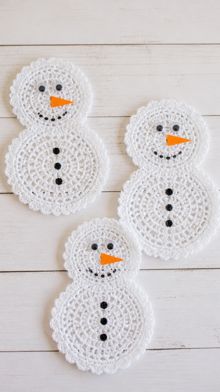 Crocheted Doily Snowmen