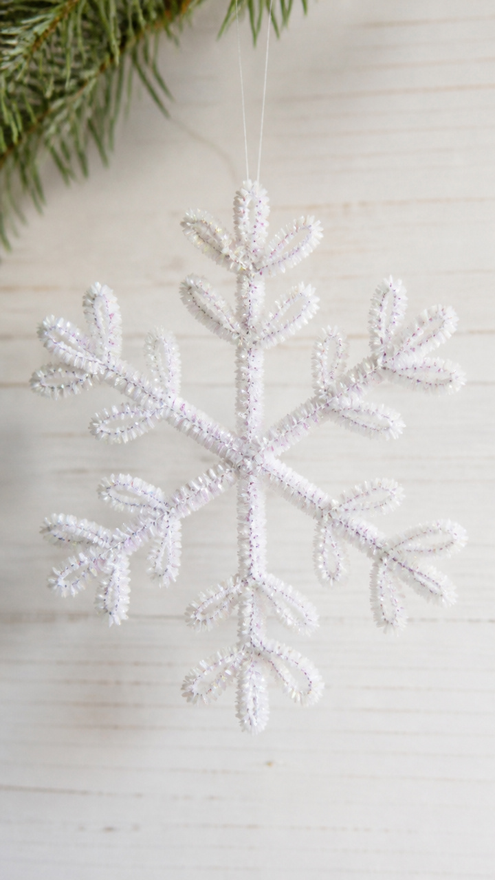 Pipe Cleaner Snowflakes