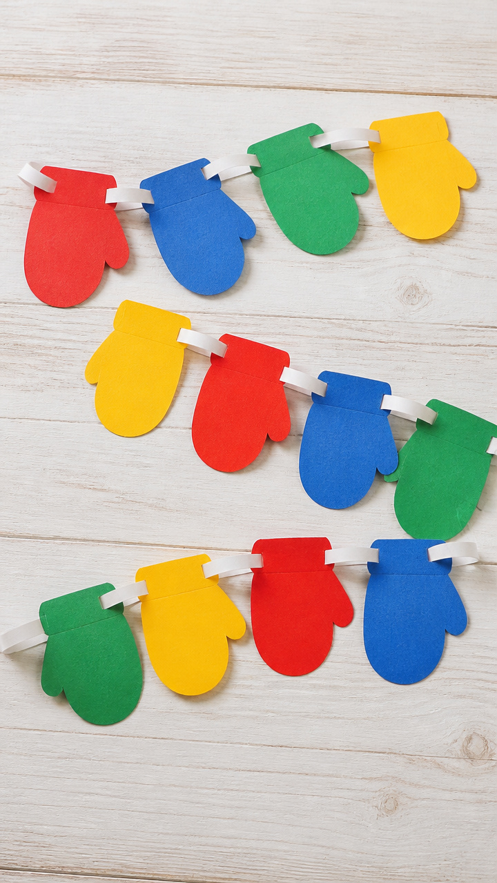 Construction Paper Mitten Chains